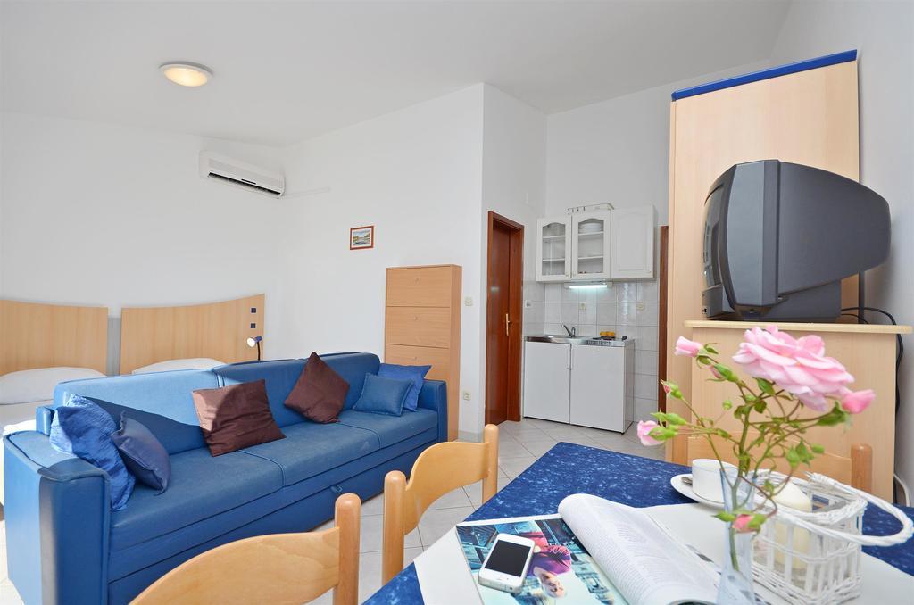Apartments Mira Tribunj  Luaran gambar