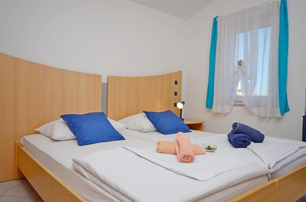 Apartments Mira Tribunj  Luaran gambar