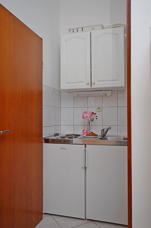 Apartments Mira Tribunj  Luaran gambar