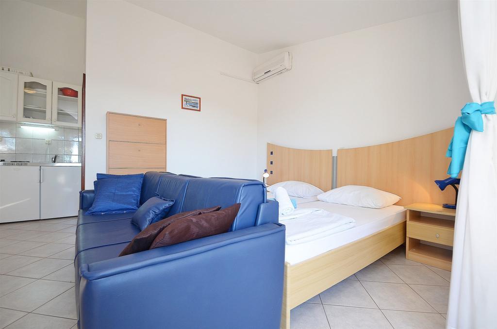Apartments Mira Tribunj  Luaran gambar