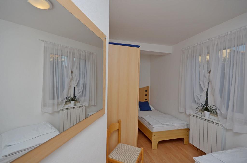 Apartments Mira Tribunj  Luaran gambar